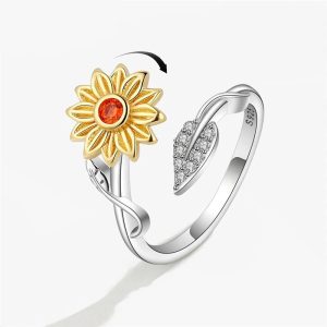 Spinning floral ring