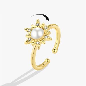 Pearl spinner ring